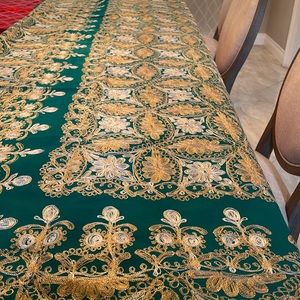 Green/ gold tablecloth